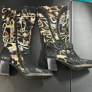 L’ Artiste Leather black, gold and silver patterned zip up boot with low heel